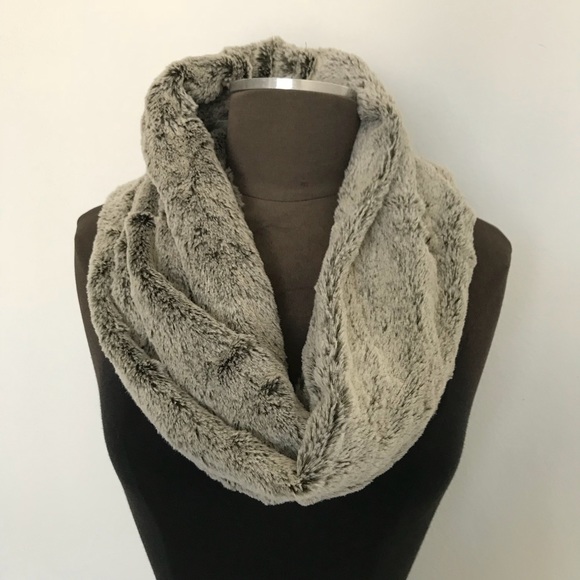 Accessories - NWOT  Faux Fur Infinity Scarf One Size